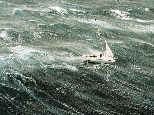 "Midnight Rambler"

Photography by Richard Bennett
courtesy Sail Magazine

54th annual "Blue Water Classic"
Sydney to Hobart yacht race

December 1998
